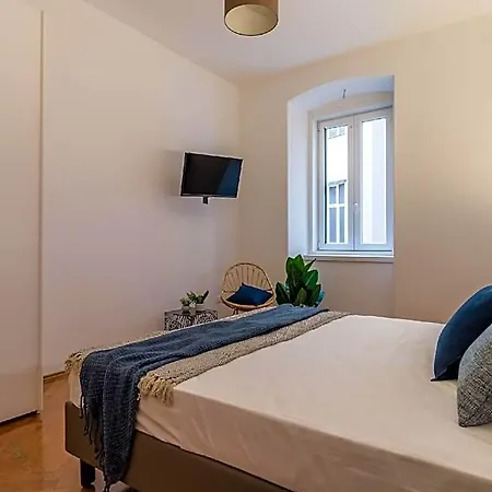Pregiata Con Bagno Privato - Blu Di Prussia 3* 的里雅斯特
